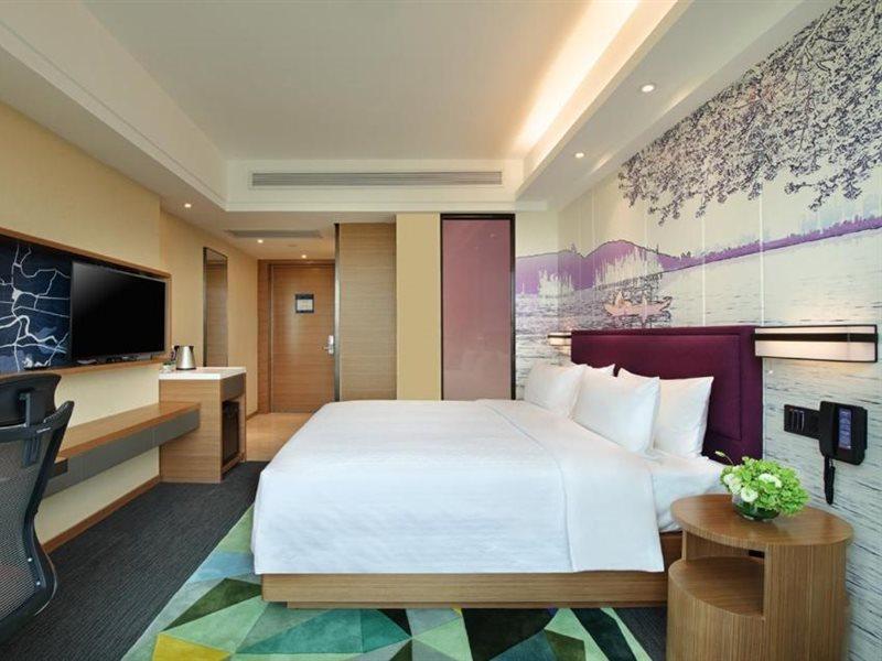 Hampton By Hilton Wuhan Tianhe Airport East Exterior photo